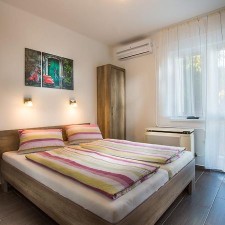 Апартаменты Negga Apartman Хайдусобосло Экстерьер фото