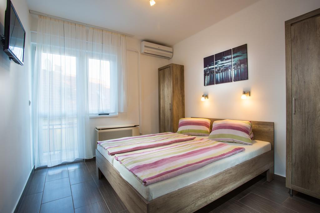Апартаменты Negga Apartman Хайдусобосло Экстерьер фото